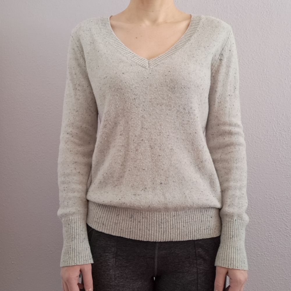 Old Navy Cream Speckled V Neck Sweater Women's M Ribbed